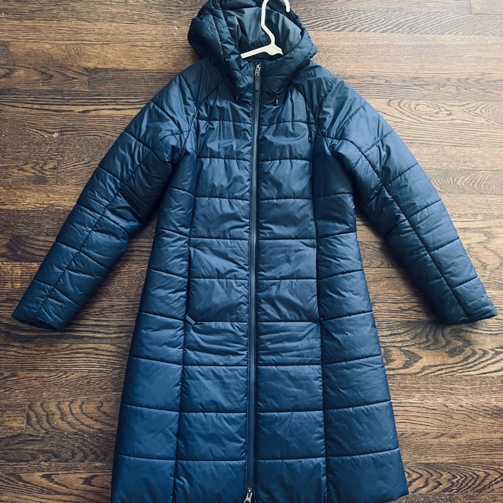 Women’s patagonia long down jacket small